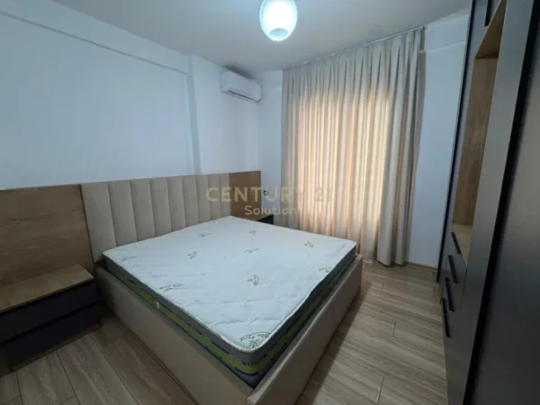Tirane, jepet me qera apartament 2+1+Ballkon Kati 2, 75 m² 520 € (selite david selenica)