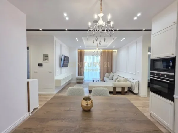 Tirane, jepet me qera apartament 2+1+Ballkon Kati 8, 136 m² 2.000 € (stadiumi qemal stafa golden park)