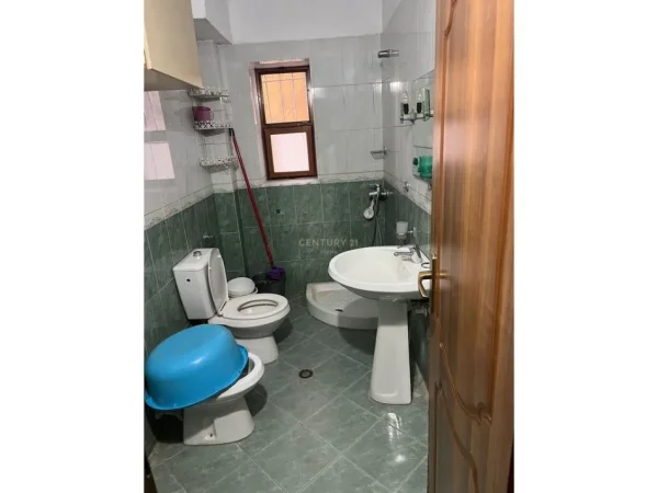 Tirane, jepet me qera apartament 3+1+Ballkon Kati 2, 71 m² 500 € (allias pranej rajonit nr.4)
