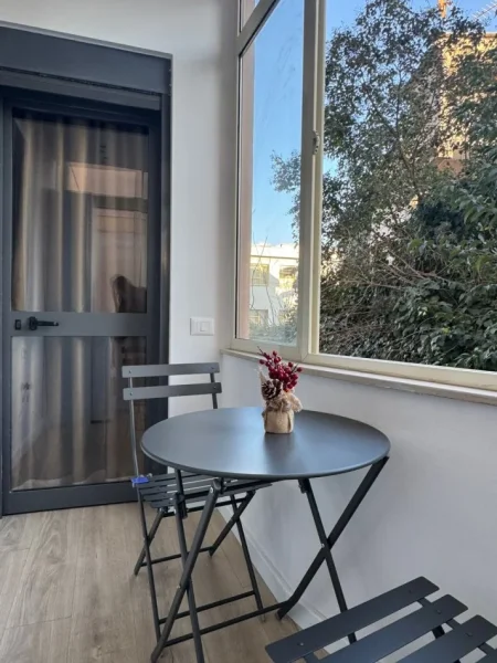 Tirane, jepet me qera garsonier 1+1 Kati 2, 100 m² 1.500 € (9-Kateshet)