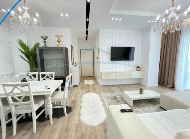 Tirane, jepet me qera apartament 2+1+2+Post Parkimi+Ballkon Kati 8, 120 m² 2.100 € (Air Albania)