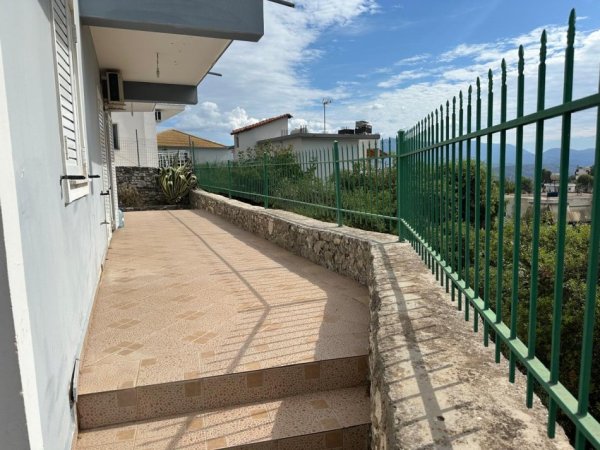Sarande, shitet shtepi 2+1+Ballkon Kati 1, 350 m² 300.000 € (NE HYRJE TE SARANDES)