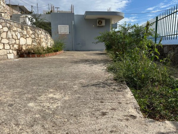 Sarande, shitet shtepi 2+1+Ballkon Kati 1, 350 m² 300.000 € (NE HYRJE TE SARANDES)