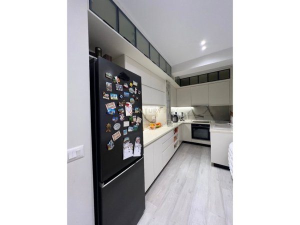 Tirane, shes apartament 2+1+Aneks+Ballkon Kati 6, 110 m² 355.000 € 