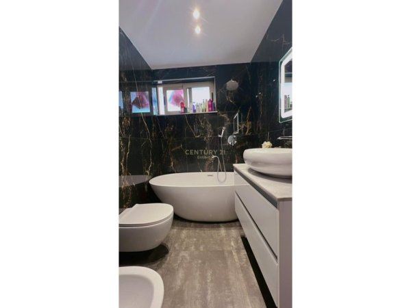 Tirane, shes apartament 2+1+Aneks+Ballkon Kati 6, 110 m² 355.000 € 