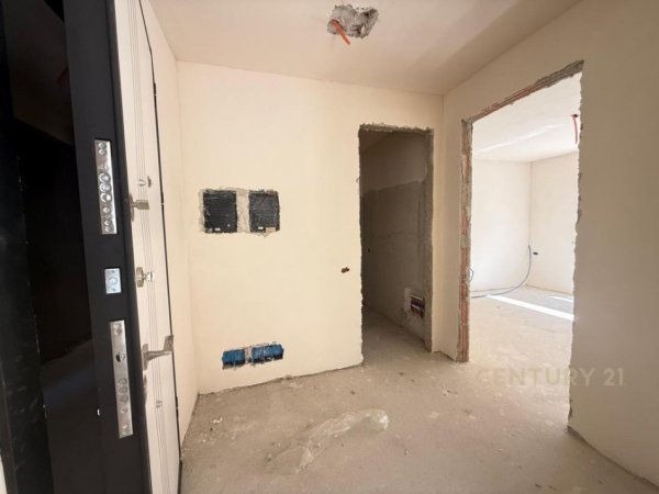 Tirane, shes apartament 1+1+Aneks+Ballkon Kati 5, 85 m² 185.900 € 