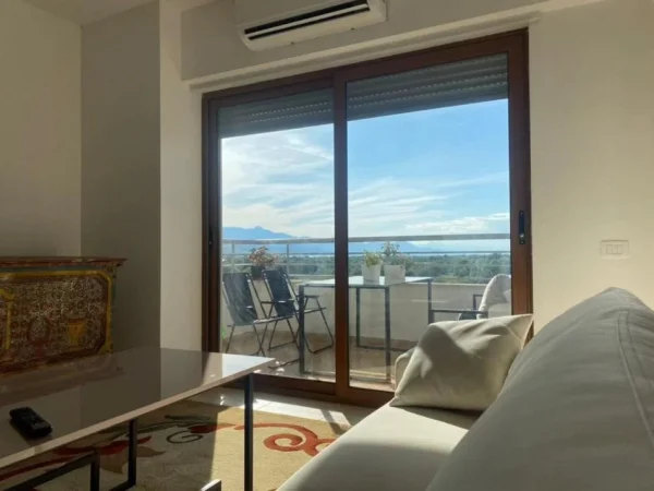 Shkoder, jepet me qera apartament 3+1+Ballkon Kati 4, 500 € (Tek Bexhisteni)