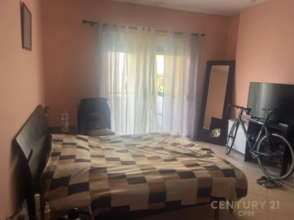 Tirane, shes apartament 1+1+Aneks+Ballkon Kati 3, 73 m² 176.000 € (Rruga Bardhyl)