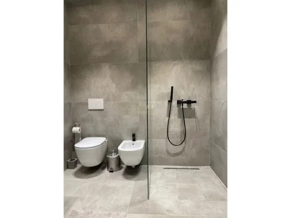 Tirane, jepet me qera apartament 2+1+Aneks+Ballkon Kati 5, 111 m² 2.000 € (Galeria ETC)