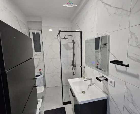 Tirane, jepet me qera apartament 2+1+Ballkon Kati 6, 96 m² 650 € (Golden Park)