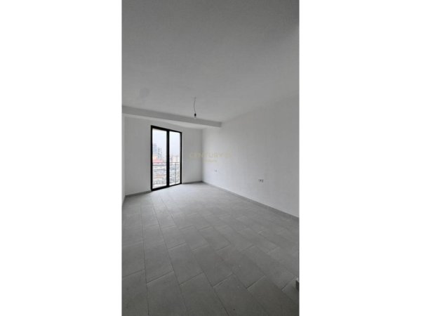 Tirane, shes apartament 3+1+Aneks+Ballkon Kati 4, 152 m² 360.000 € 