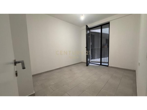 Tirane, shes apartament 3+1+Aneks+Ballkon Kati 4, 152 m² 360.000 € 