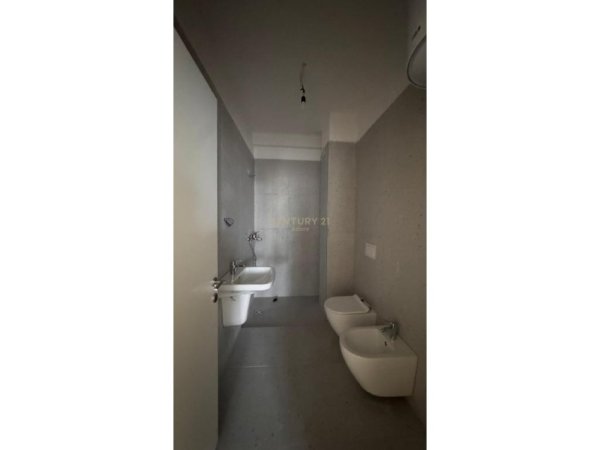 Tirane, shes apartament 3+1+Aneks+Ballkon Kati 4, 152 m² 360.000 € 