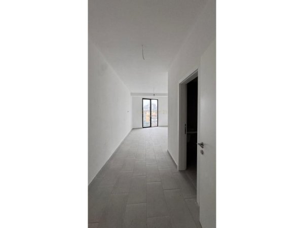 Tirane, shes apartament 3+1+Aneks+Ballkon Kati 4, 152 m² 360.000 € 