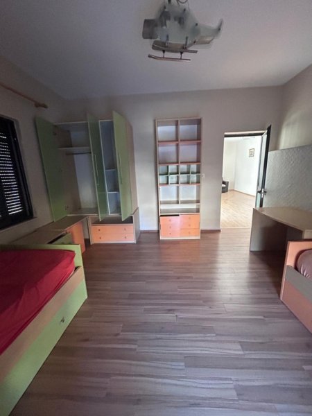 Tirane, jepet me qera Vile 2+1 Kati 2, 90 m² 500 € (Tek Ish-Frigoriferi, Siri Kodra, Tiranë)