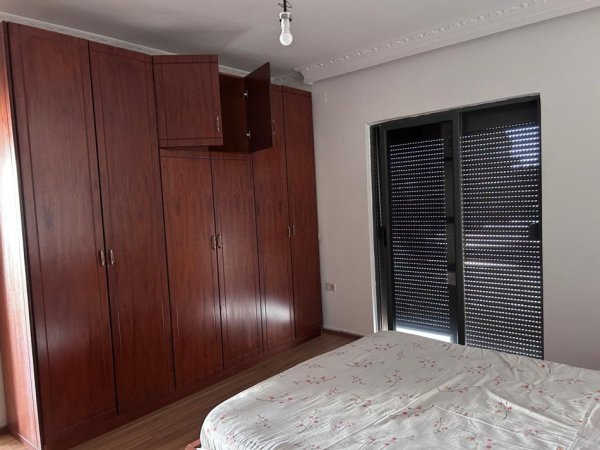 Tirane, jepet me qera Vile 2+1 Kati 2, 90 m² 500 € (Tek Ish-Frigoriferi, Siri Kodra, Tiranë)
