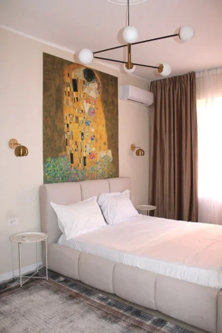 Tirane, shitet apartament 2+1+Ballkon Kati 3, 70 m² 240.000 € (Kafe Roma)