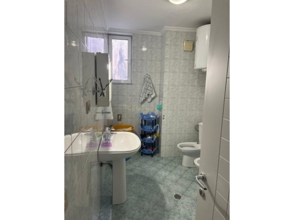 Tirane, shes apartament 2+1+Aneks+Ballkon Kati 4, 97 m² 300.000 € (Rruga Sami Frasheri)