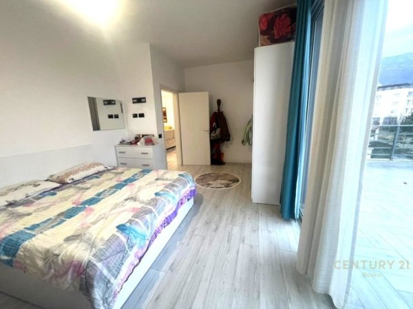 Tirane, shes apartament+verande | Penthouse 2+1+Aneks+Ballkon Kati 4, 200 m² 280.000 € (Kompleksi Tom Doshi)