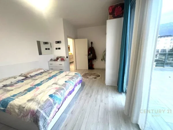 Tirane, shes apartament+verande | Penthouse 2+1+Aneks+Ballkon Kati 4, 200 m² 280.000 € (Kompleksi Tom Doshi)