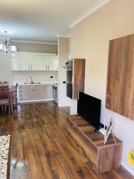 Tirane, jepet me qera apartament 2+1 Kati 2, 100 m² 1.100 € (RRUGA E KOSOVAREVE)