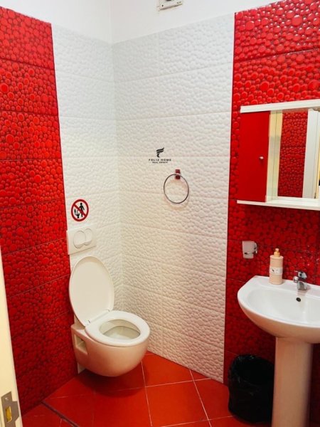 Tirane, jepet me qera apartament 2+1 Kati 2, 100 m² 1.100 € (RRUGA E KOSOVAREVE)