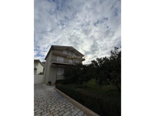 Tirane, shes Vile 3 Katshe Kati 3, 310 m² 350.000 € (Vaqarr)