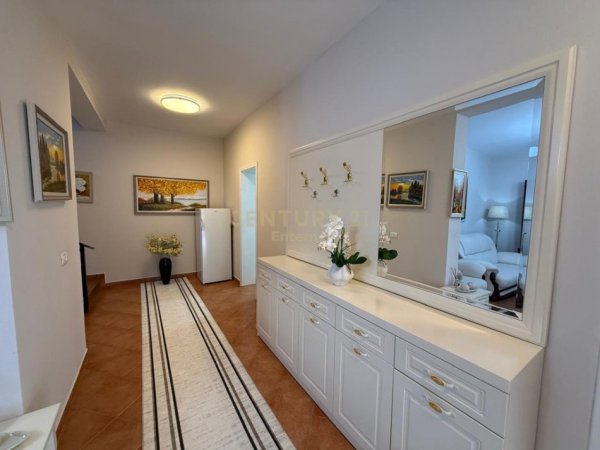 Tirane, shes Vile 3 Katshe Kati 3, 310 m² 350.000 € (Vaqarr)