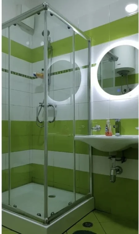 Tirane, jepet me qera apartament 1+1 Kati 3, 65 m² 447 € (Paskuqan)