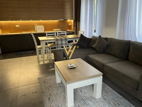 Tirane, jepet me qera apartament 1 Katshe Kati 0, 80 m² 600 € (SELITE)