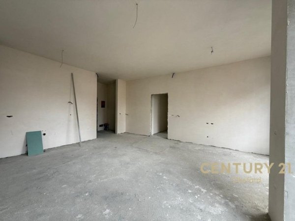 Tirane, shes apartament 2+1+Aneks+Ballkon Kati 6, 116 m² 226.000 € 