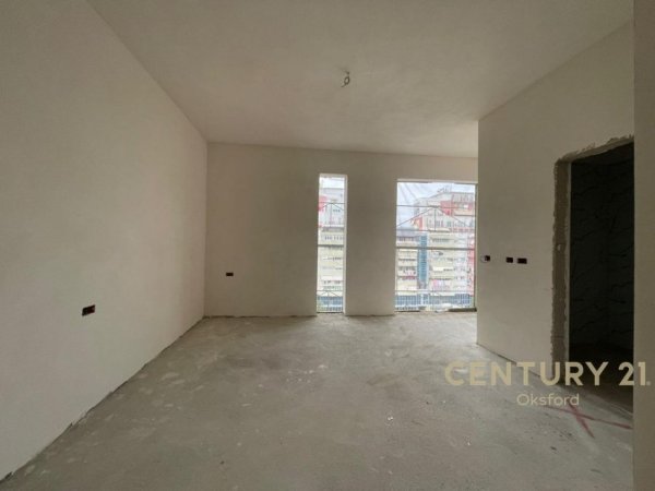 Tirane, shes apartament 2+1+Aneks+Ballkon Kati 6, 116 m² 226.000 € 