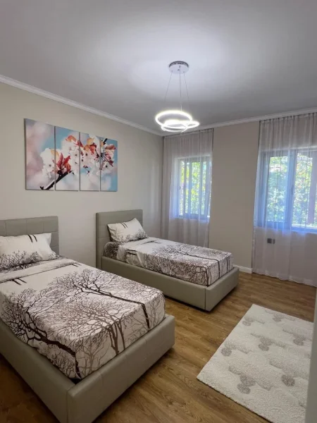 Tirane, shitet apartament 2+1+Ballkon Kati 2, 107 m² 168.000 € (Kompleksi Romario)