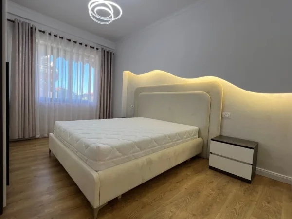 Tirane, shitet apartament 2+1+Ballkon Kati 2, 107 m² 168.000 € (Kompleksi Romario)