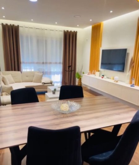 Tirane, jepet me qera apartament 2+1 Kati 2, 100 m² 1.500 € (KOPSHTI ZOOLOGJIK)