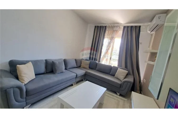 Vlore, jepet me qera apartament 2+1 Kati 5, 102 m² 400 € (Rr. Sulejman Delvina, pranë Gjykatës së Shkallës së Parë)