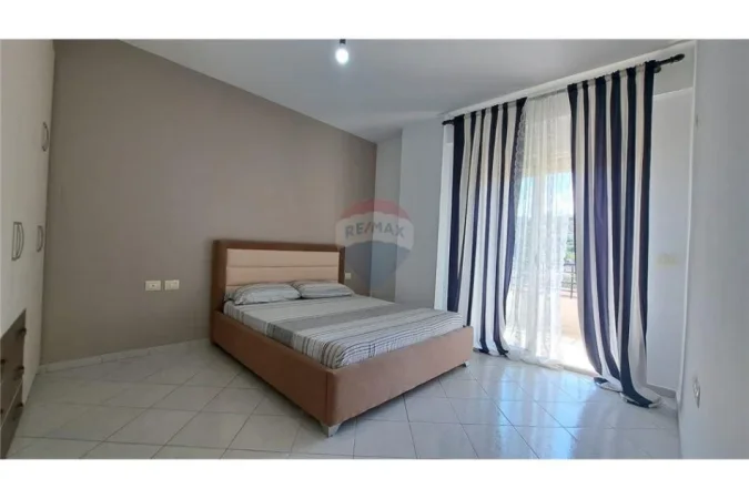 Vlore, jepet me qera apartament 2+1 Kati 5, 102 m² 400 € (Rr. Sulejman Delvina, pranë Gjykatës së Shkallës së Parë)