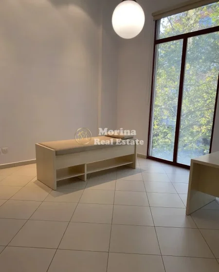 Tirane, jepet me qera ambjent biznesi Kati 0, 40 m² 480 € (Rruga e Dibres)