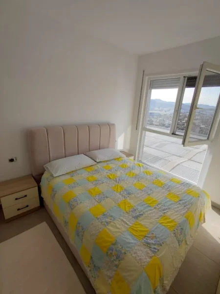 Tirane, jepet me qera apartament 2+1 Kati 2, 60 m² 600 € (univers city)