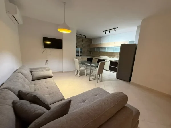Tirane, jepet me qera apartament 2+1 Kati 2, 120 m² 900 € (KOPSHTI ZOOLOGJIK)