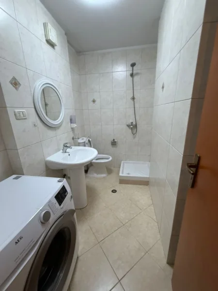 Tirane, jepet me qera apartament 2+1 Kati 2, 120 m² 900 € (KOPSHTI ZOOLOGJIK)
