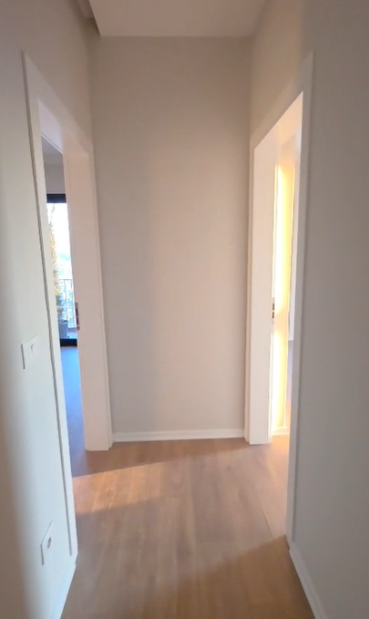 Tirane, jepet me qera zyre Kati 18, 160 m² 2.000 € (RRUGA E KAVAJES)