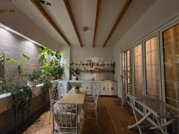 Tirane, shes apartament 2+1+Aneks+Ballkon Kati 7, 191 m² 220.000 € 