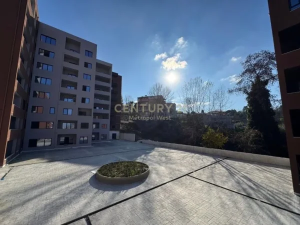 Tirane, shes apartament 2+1+Aneks+Ballkon Kati 2, 112 m² 191.250 € (Kompleksi Xheluks)