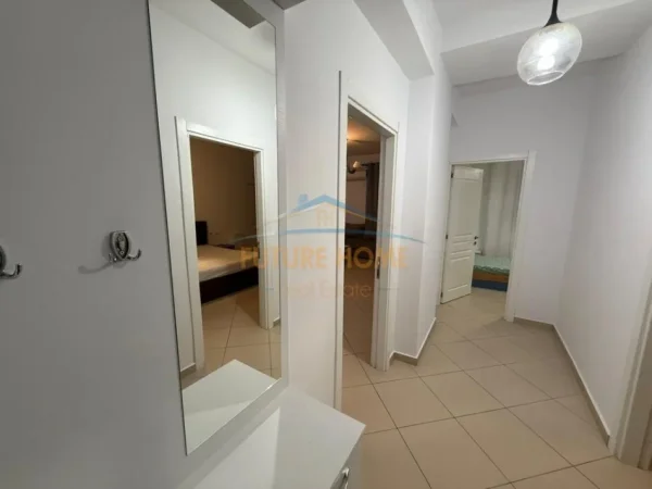 Tirane, jepet me qera apartament 2+1 Kati 4, 99 m² 520 € (Golden Park , Prane Amerikan 3)