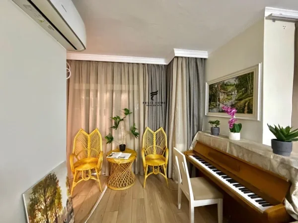 Tirane, jepet me qera apartament 3+1 Kati 3, 92 m² 1.200 € (VASIL SHANTO)