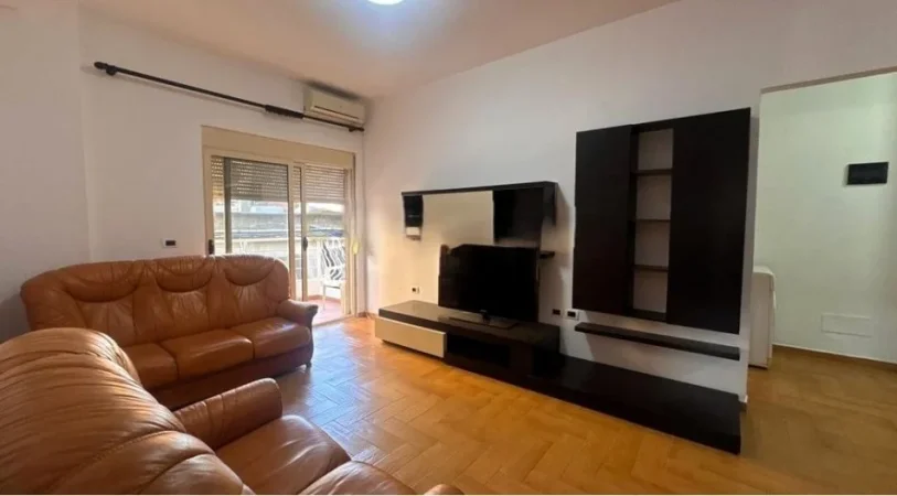 Tirane, jepet me qera apartament 2+1 Kati 2, 100 m² 650 € (Myslym Shyrit)