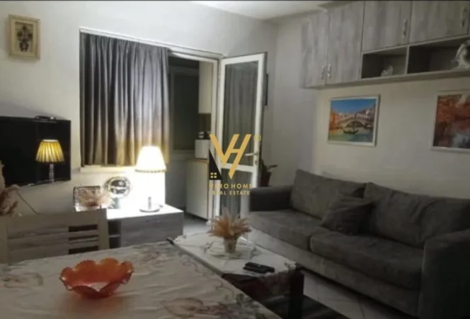 Tirane, jepet me qera apartament 1+1+Ballkon Kati 4, 43 m² 600 € (ALI DEMI)