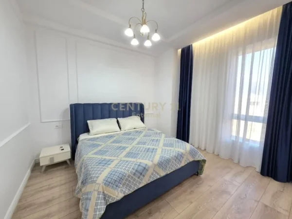 Tirane, jepet me qera apartament 2+1+Aneks+Ballkon Kati 8, 136 m² 2.000 € (Rruga Faik Konica)