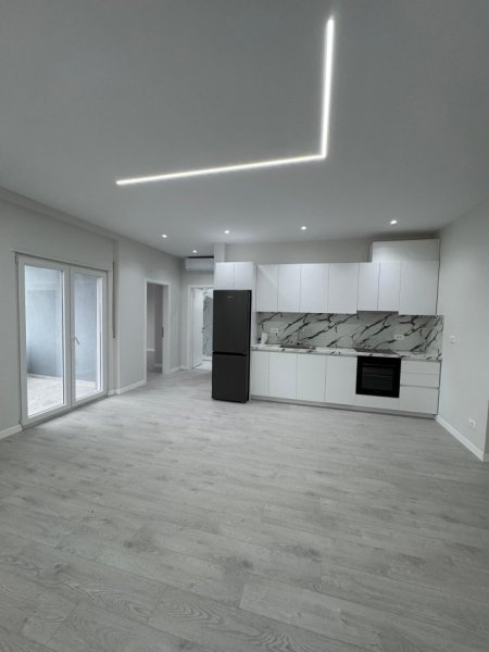 Tirane, jepet me qera apartament 2+1+Ballkon Kati 2, 90 m² 450 € (Kodra e Priftit)